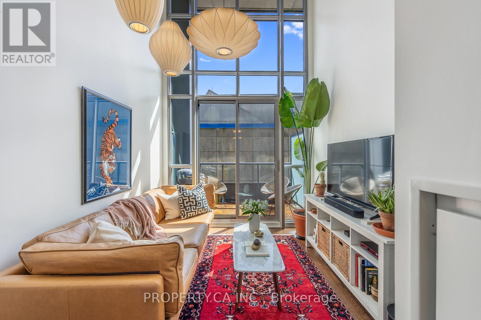 329 5 Hanna Ave, Toronto, ON M6K 0B3