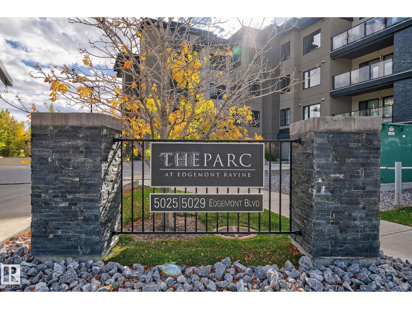 5029 Edgemont Boulevard Northwest #102, Edmonton, AB T6M 0S8