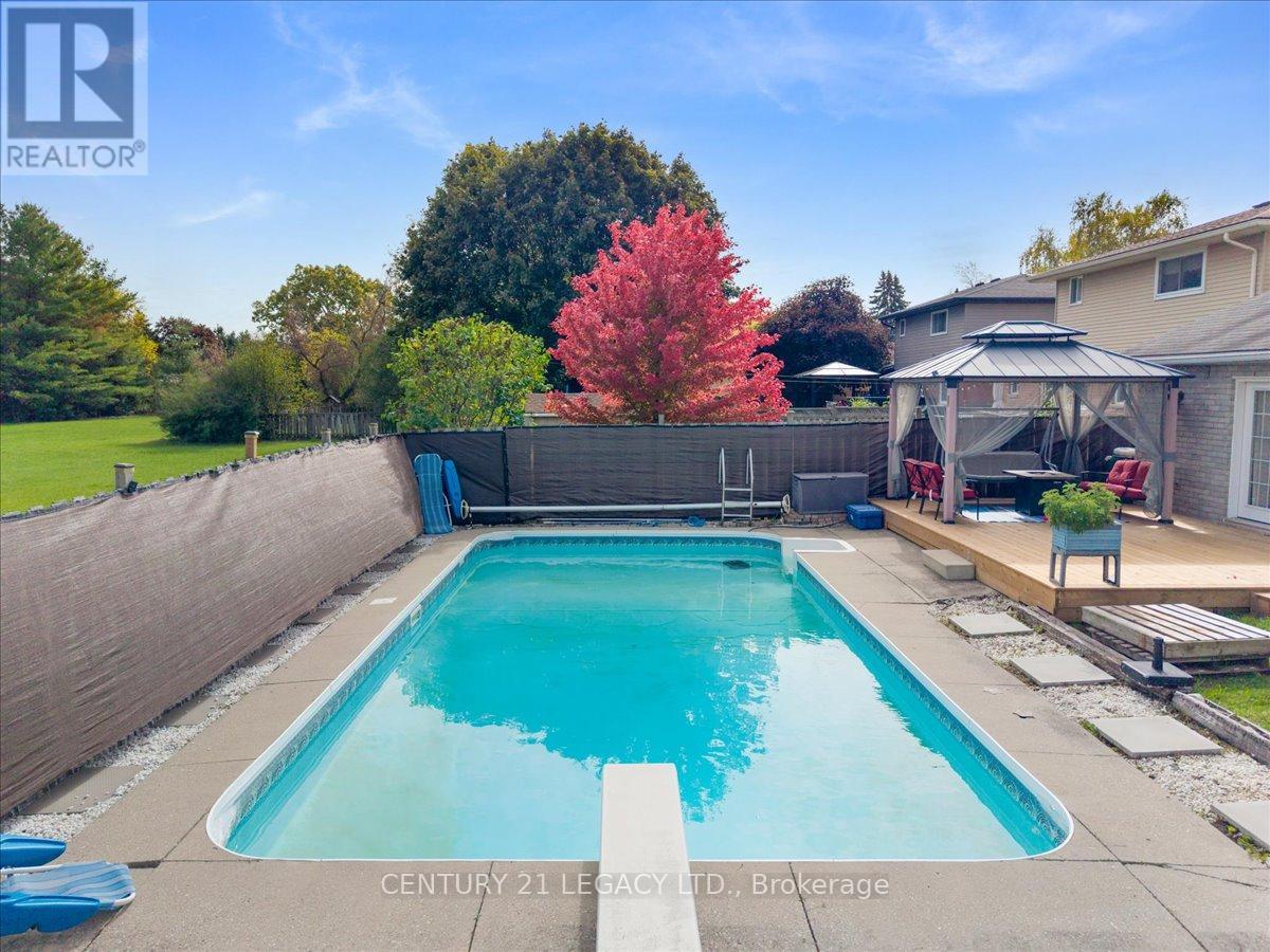 3 Nelson Ave, Kitchener, ON N2K 1C7