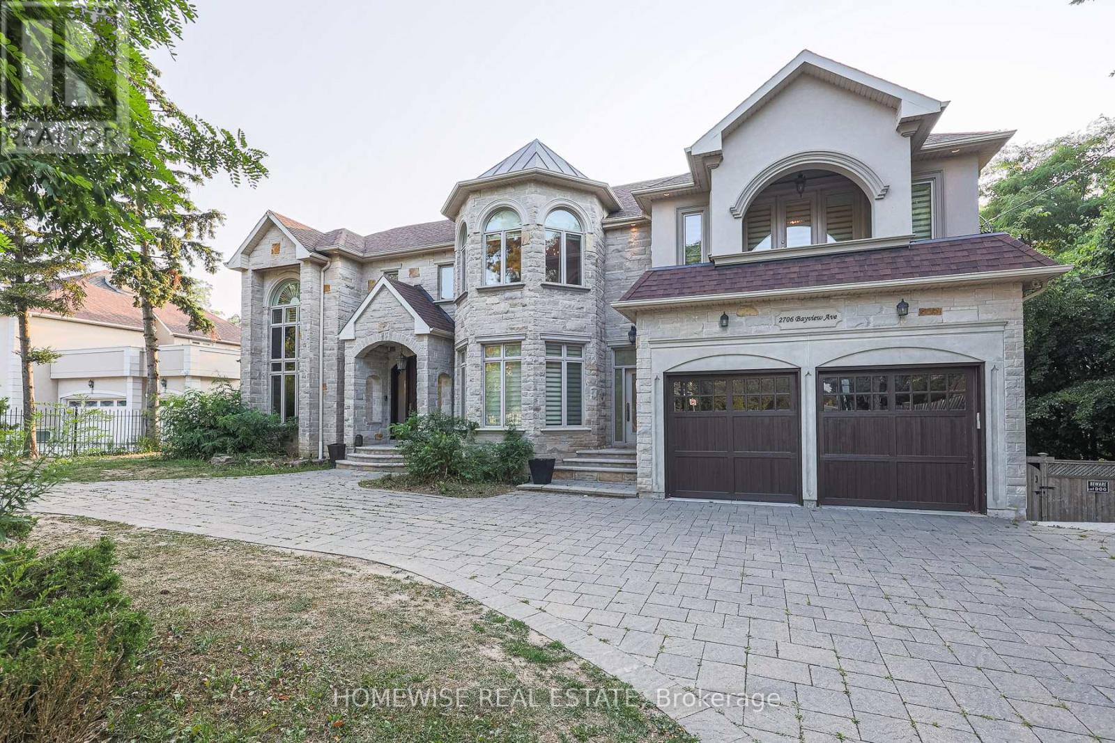 2706 Bayview Ave, Toronto, ON M2L 2H5