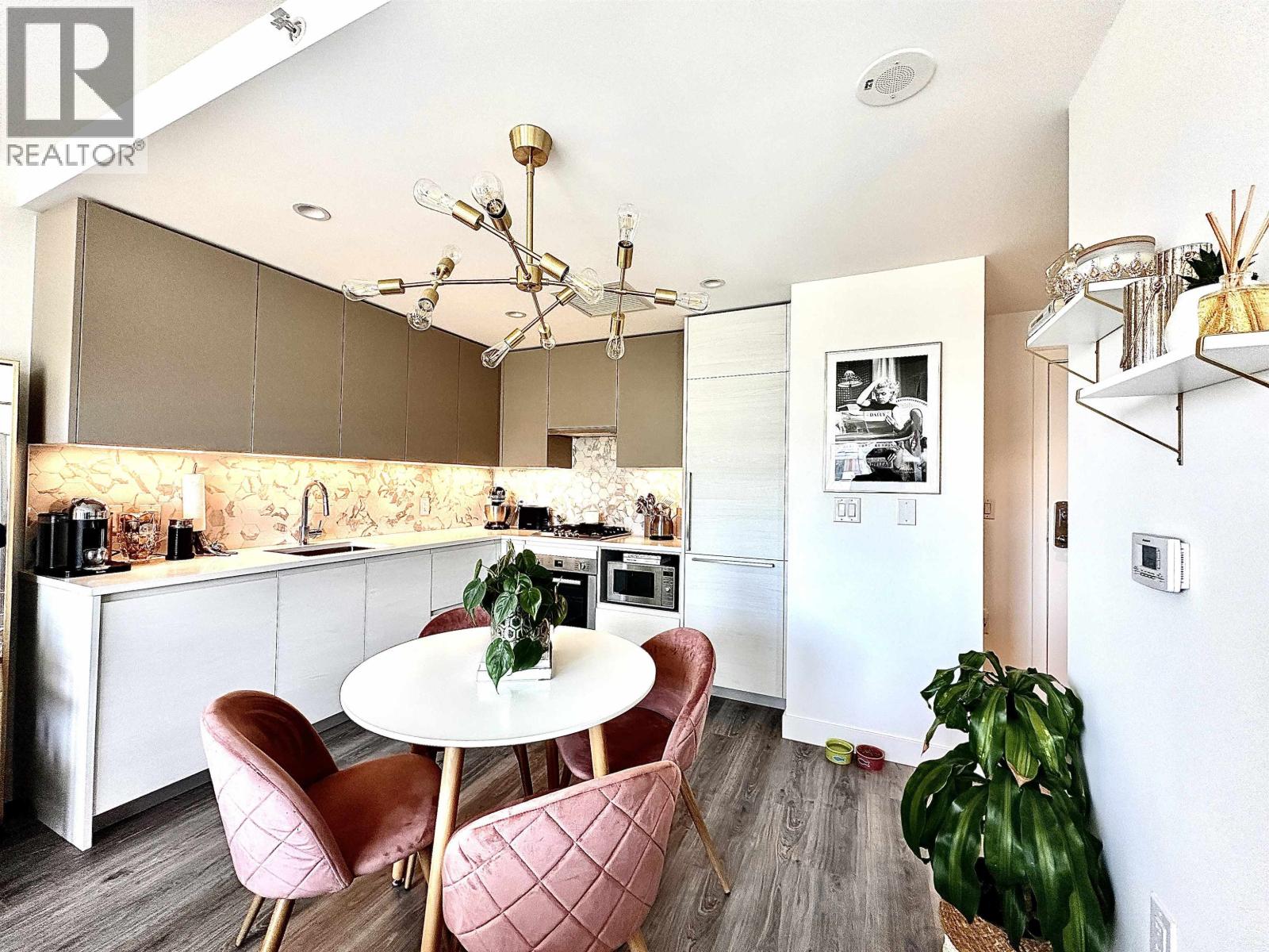 8188 Fraser Street Unit 1308, Vancouver, BC V5X 0J8