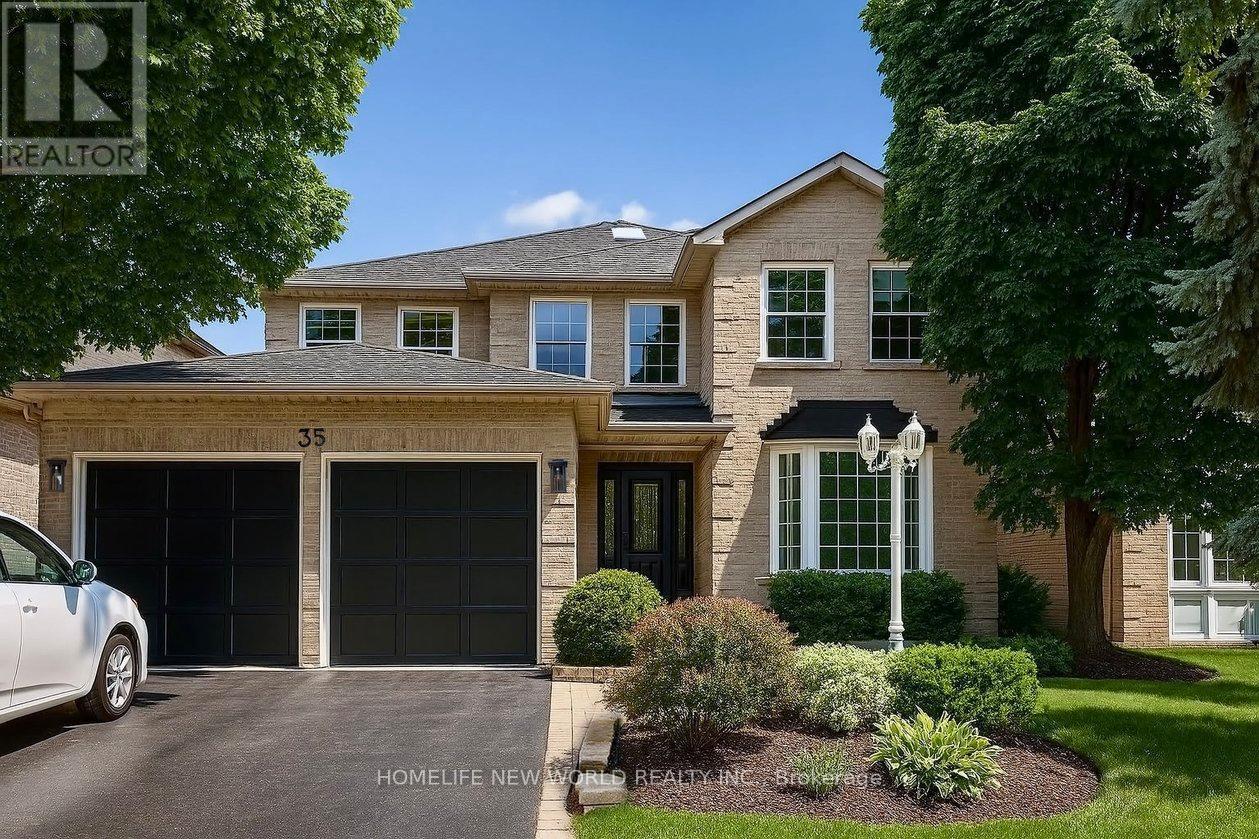 35 Chipperfield Cres, Whitby, ON L1R 1P1