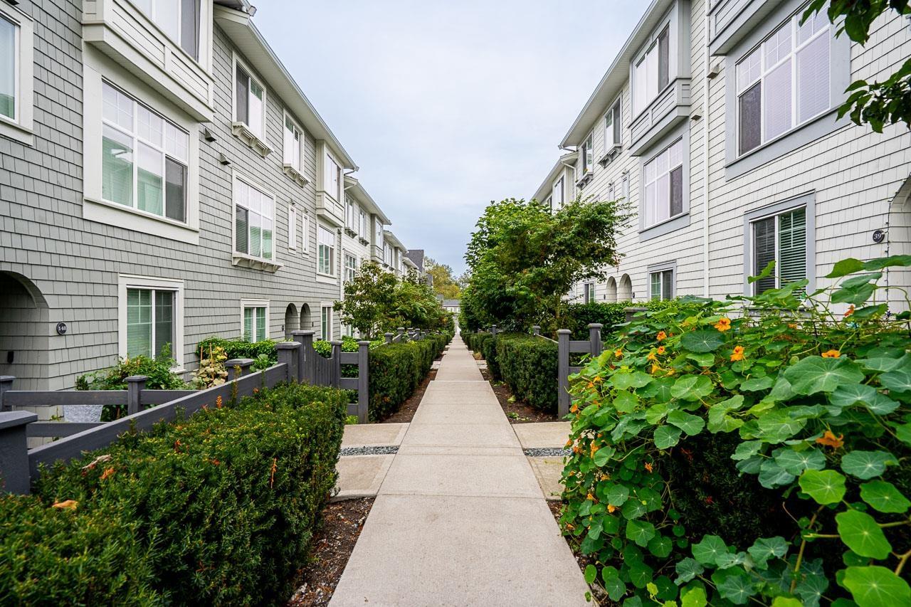 8168 136a Street Unit 140, Surrey, BC V3W 2Z6