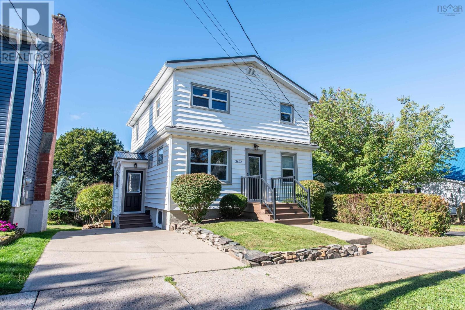 3692 Basinview Dr, Halifax, NS B3K 4Z8