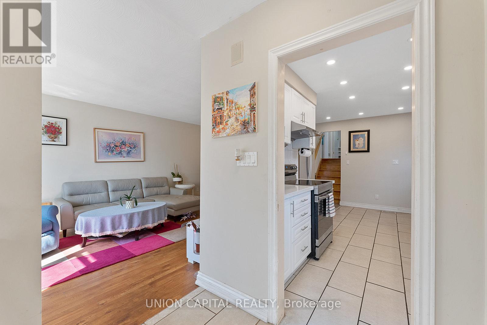 37 Callowhill Dr, Toronto, ON M9R 3L3