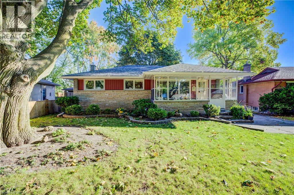 116 Boniface Ave, Kitchener, ON N2C 1L9