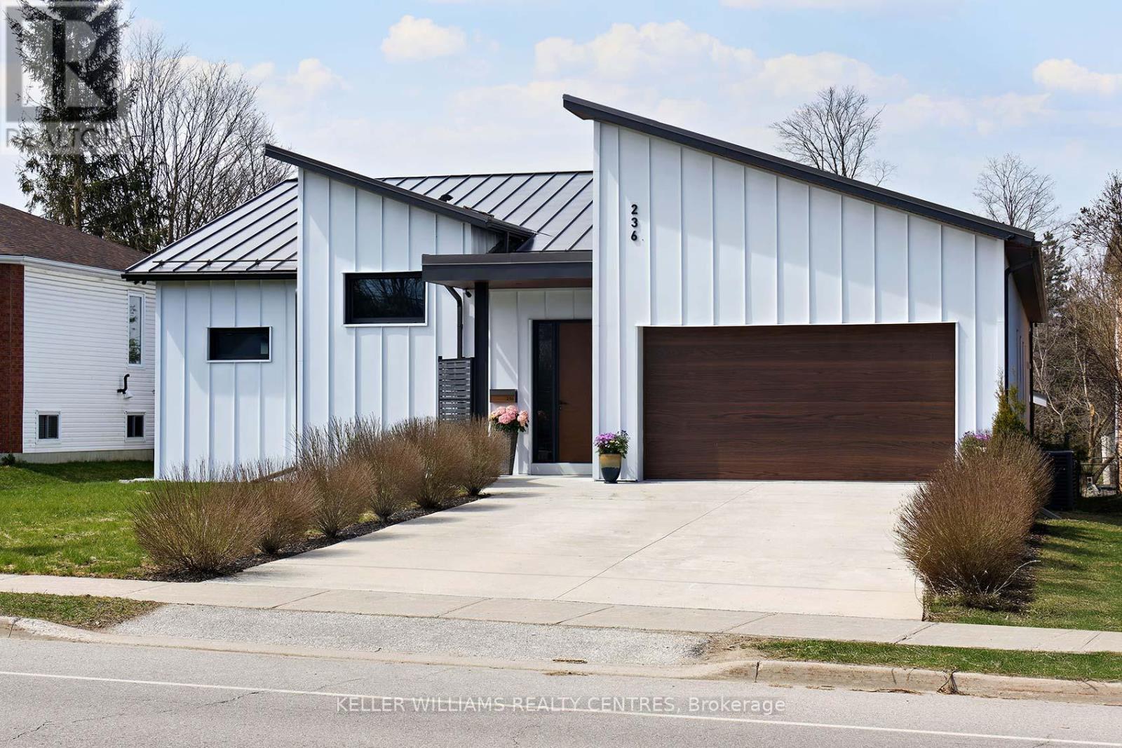 236 Cox Mill Rd, Barrie, ON L4N 4G5