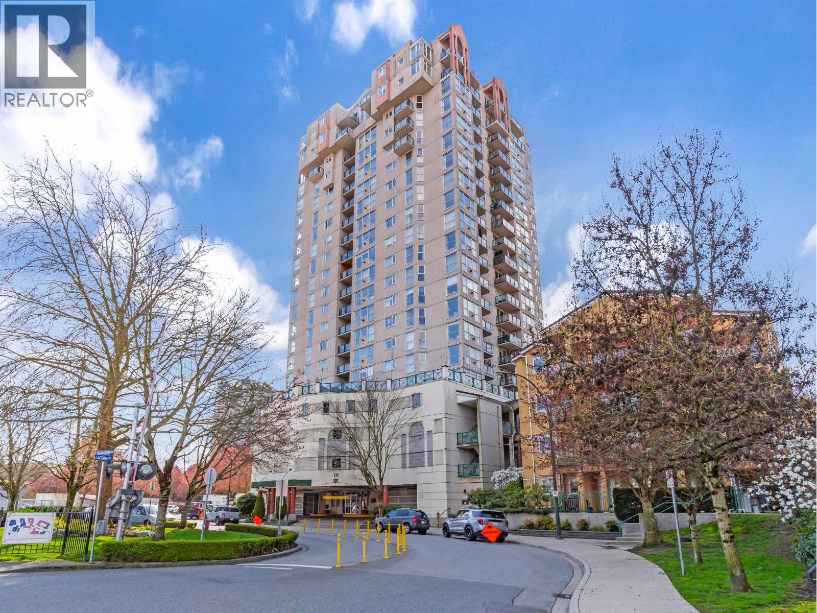 10 Laguna Court Unit 2205, New Westminster, BC V3M 6W3