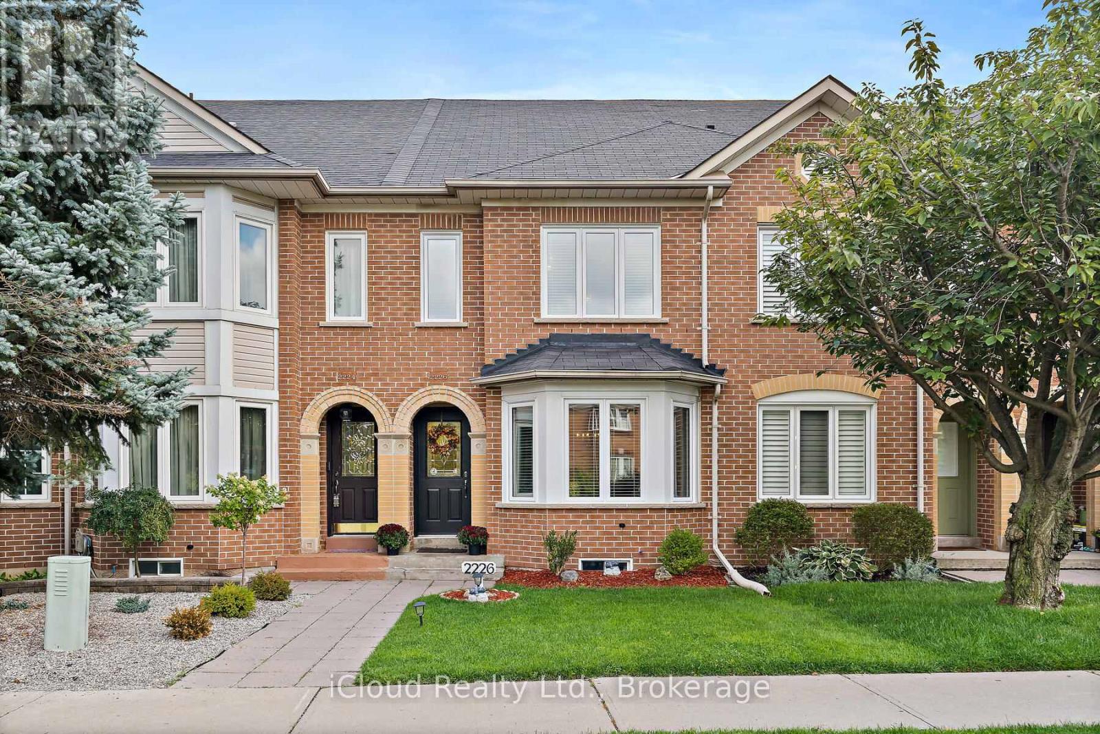 2226 Westoak Trails Blvd, Oakville, ON L6M 3N4