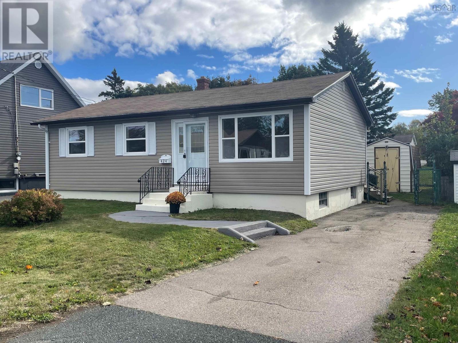424 Birch Hill Dr, Sydney, NS B1P 3V9