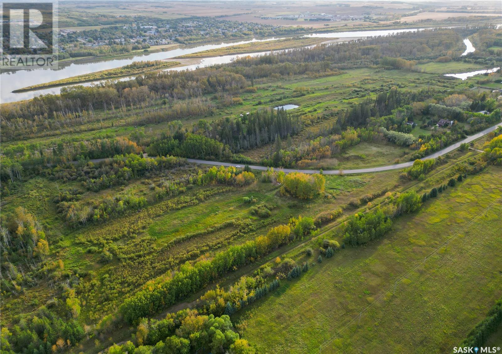 898 Riverside Dr, Prince Albert, SK S6V 2X5