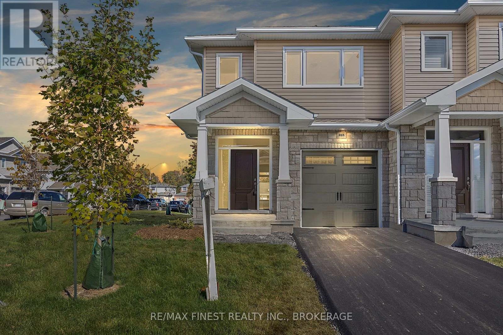 215 Heritage Park Dr, Greater Napanee Greater Napanee, ON K7R 3Y1