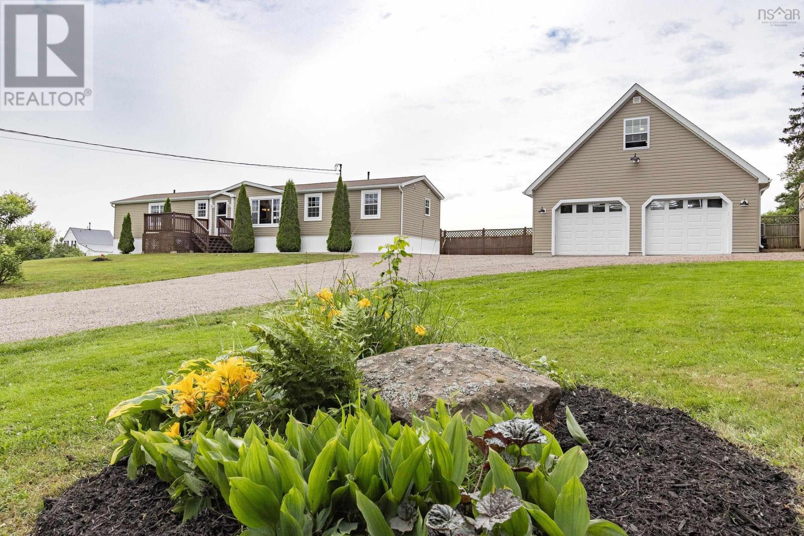 324 Hastings Rd, Amherst, NS B4H 3Y1