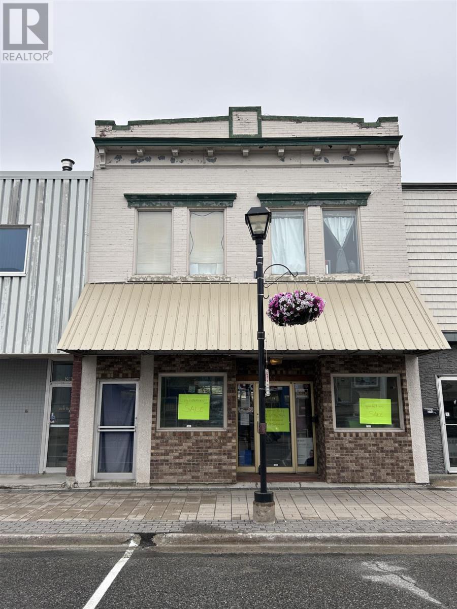 214 Scott St, Fort Frances, ON P9A 1G7