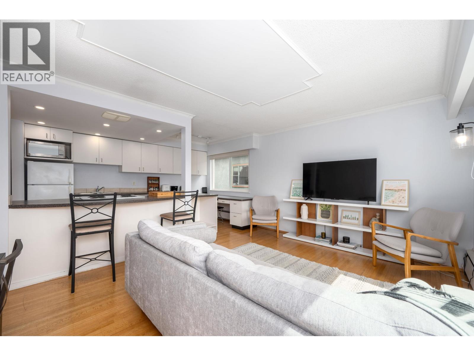 1235 W 10th Avenue Unit 8, Vancouver, BC V6H 1J5