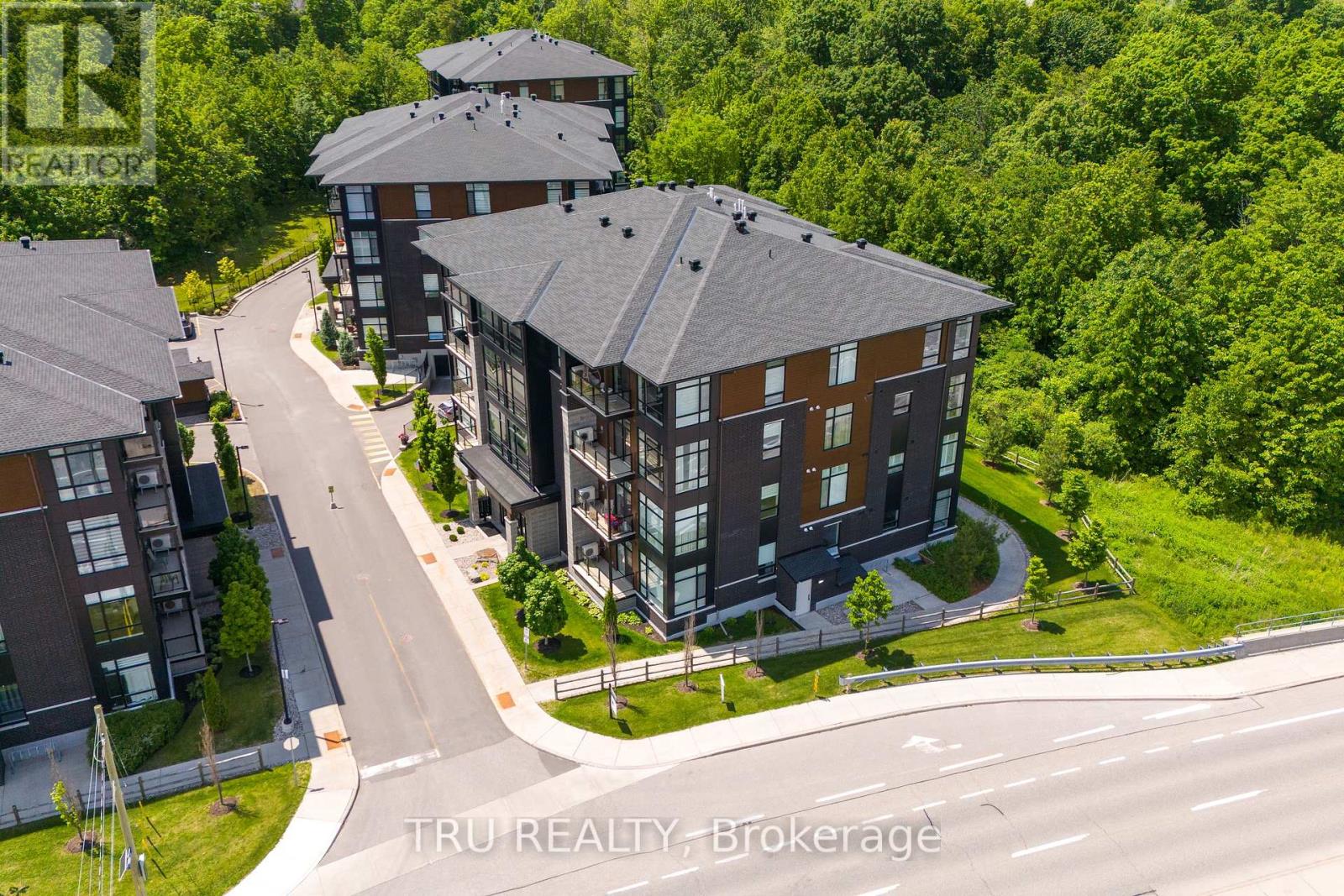 102 100 Cortile Private N, Ottawa, ON K1V 2S8