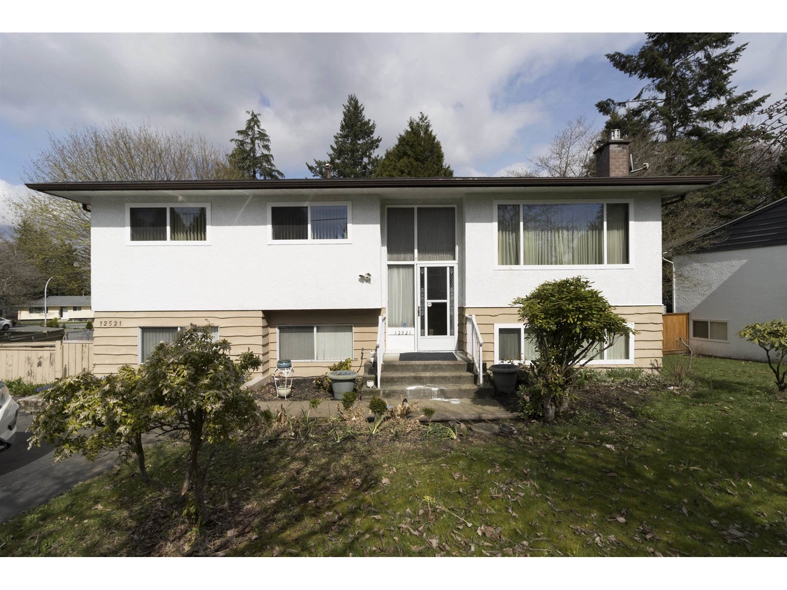 12521 Grove Cres, Surrey, BC V3V 2L6