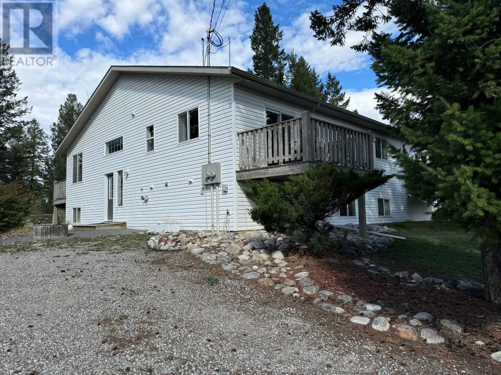 10 Wolf Cres #a, Invermere, BC V0A 1K2