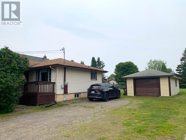 462 Winnipeg Ave, Thunder Bay, ON P7B 3S4