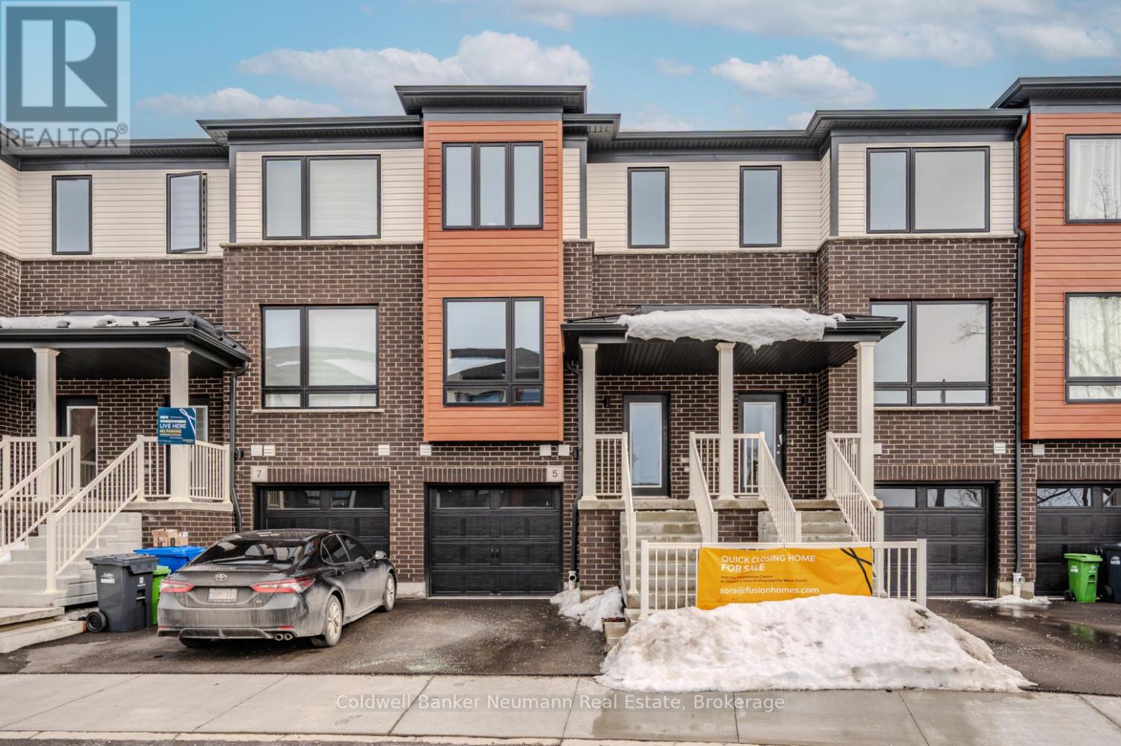 5 Sora Ln E, Guelph Grange Road, ON N1E 0T4