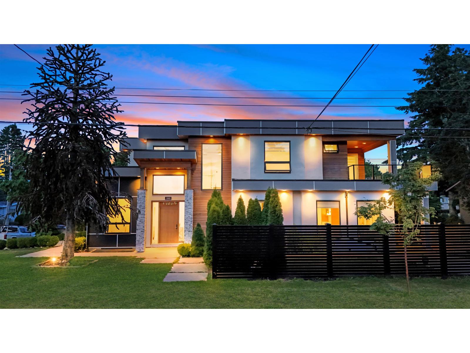 1440 Maple St, White Rock, BC V4B 4N2