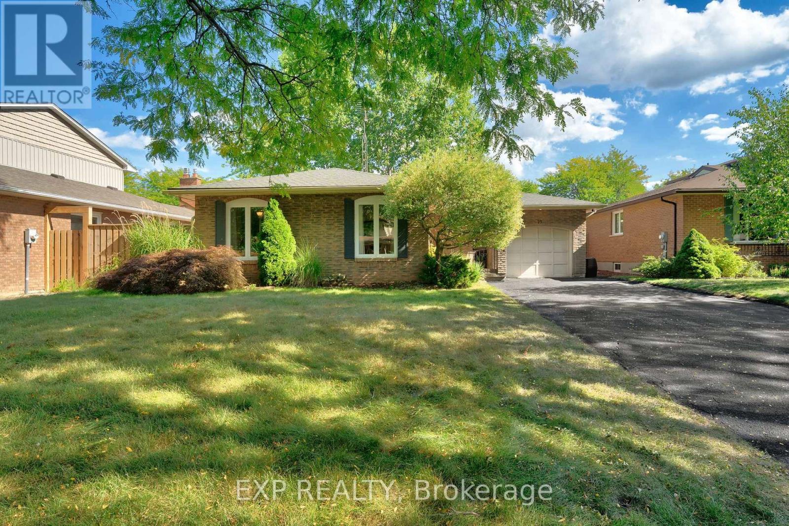 25 Ziraldo Rd, St. Catharines Martindale Pond, ON L2N 6S7