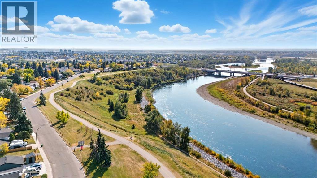 124 Lynnbrook Rd SE, Calgary, AB T2C 1S6