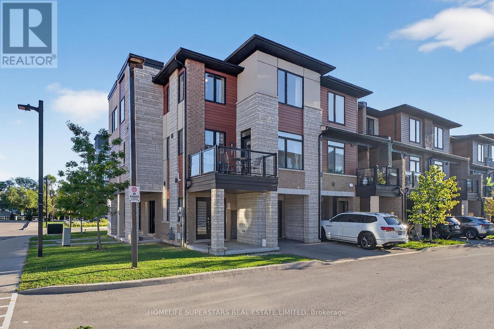 130 590 North Service Rd, Hamilton, ON L8E 0K5