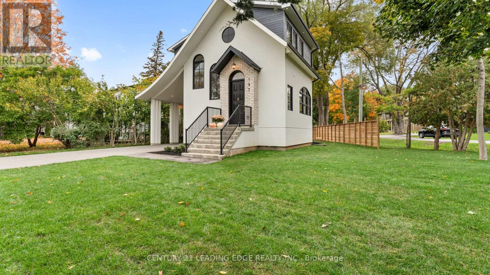 197 Glen Oak Dr N, Oakville Wo West, ON L6K 2J3