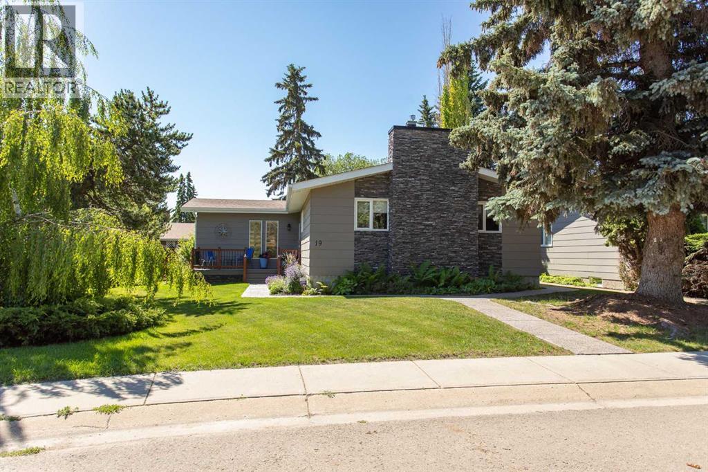 19 Oyen Cres, Red Deer, AB T4P 1T3