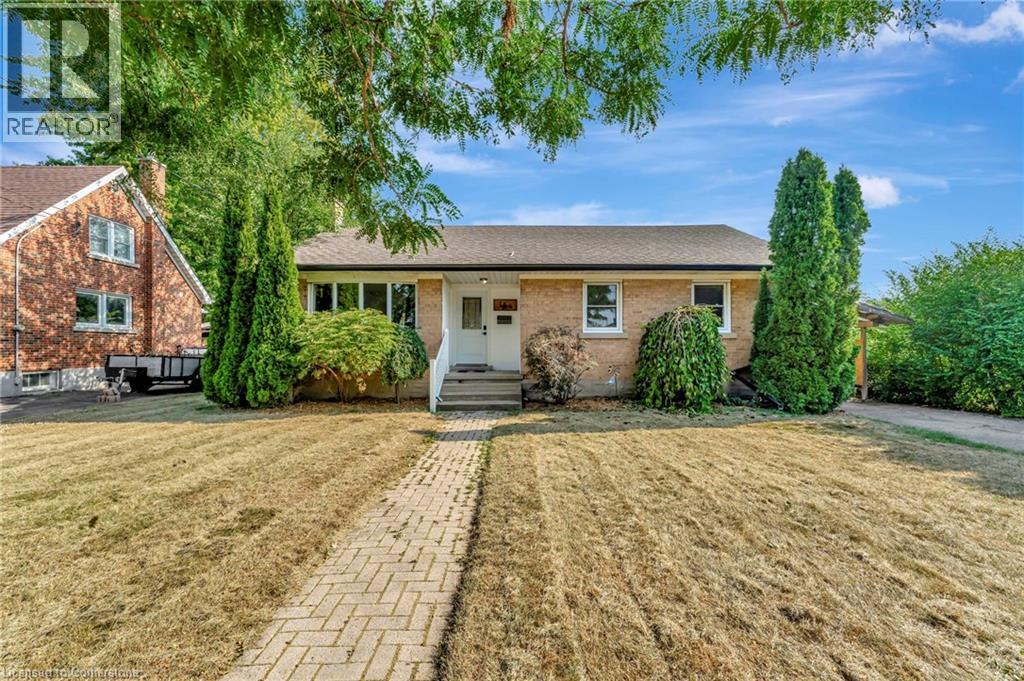 154 Brentwood Ave, Kitchener, ON N2H 2E1