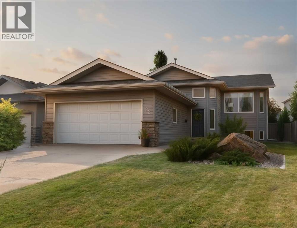 82 Rivercrest Ct W, Lethbridge, AB T1K 7P4