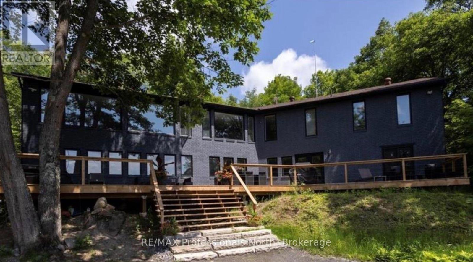 1023 S Ril Lake Rd, Lake of Bays, ON P0B 1A0