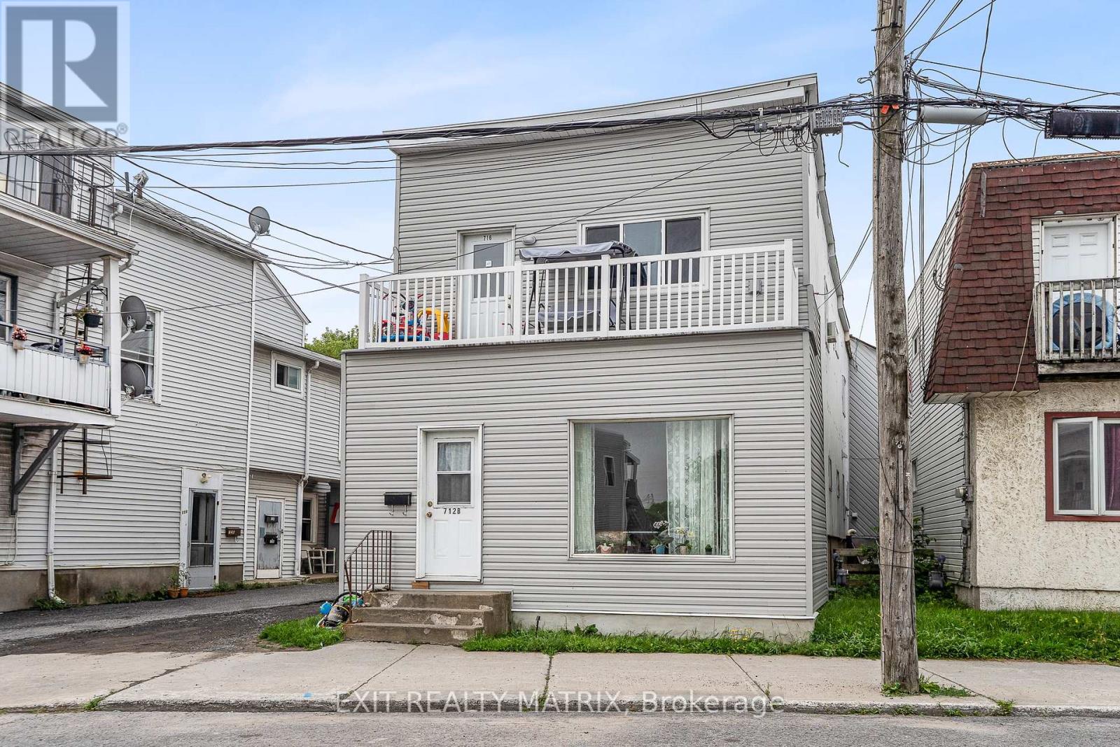 712-718 Main St E, Hawkesbury, ON K6A 1B4