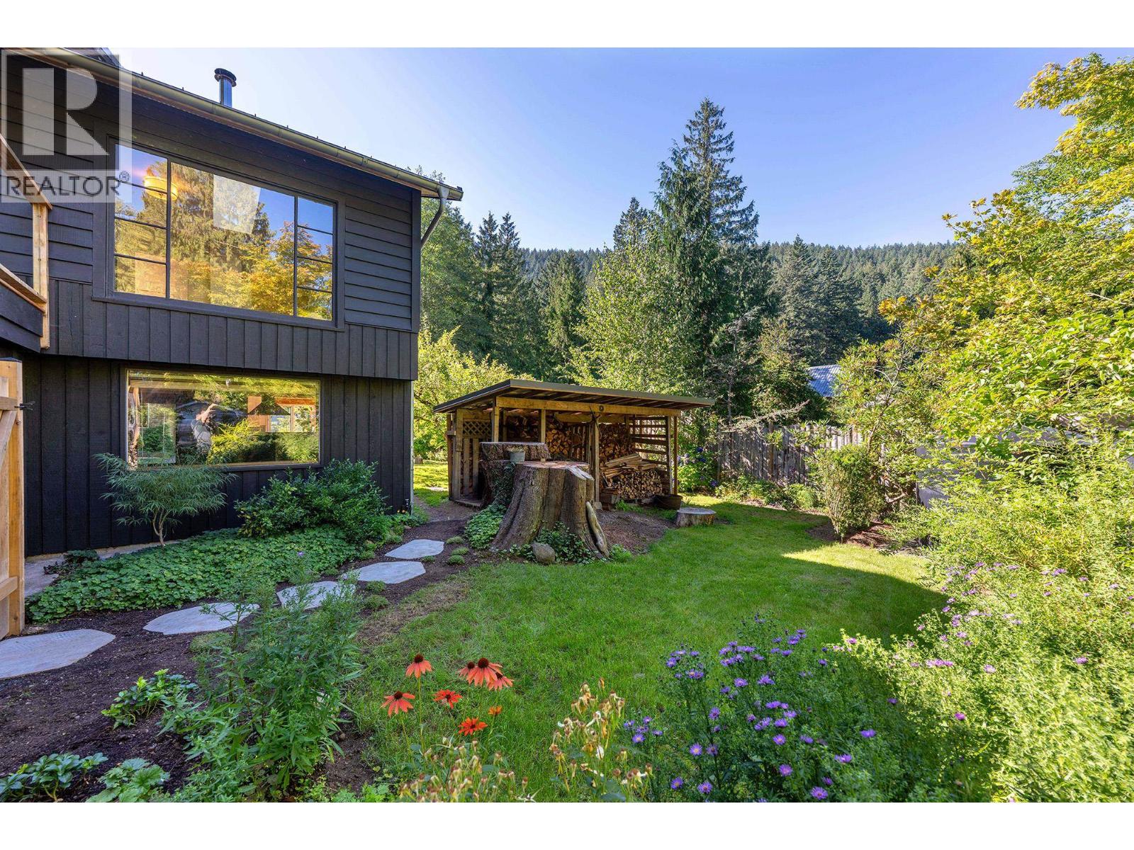 1312 Oceanview Rd, Bowen Island, BC V0N 1G1