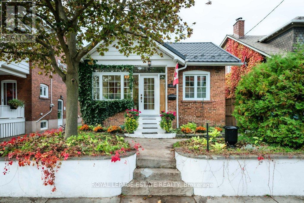 314 Scarborough Rd, Toronto, ON M4E 3M8