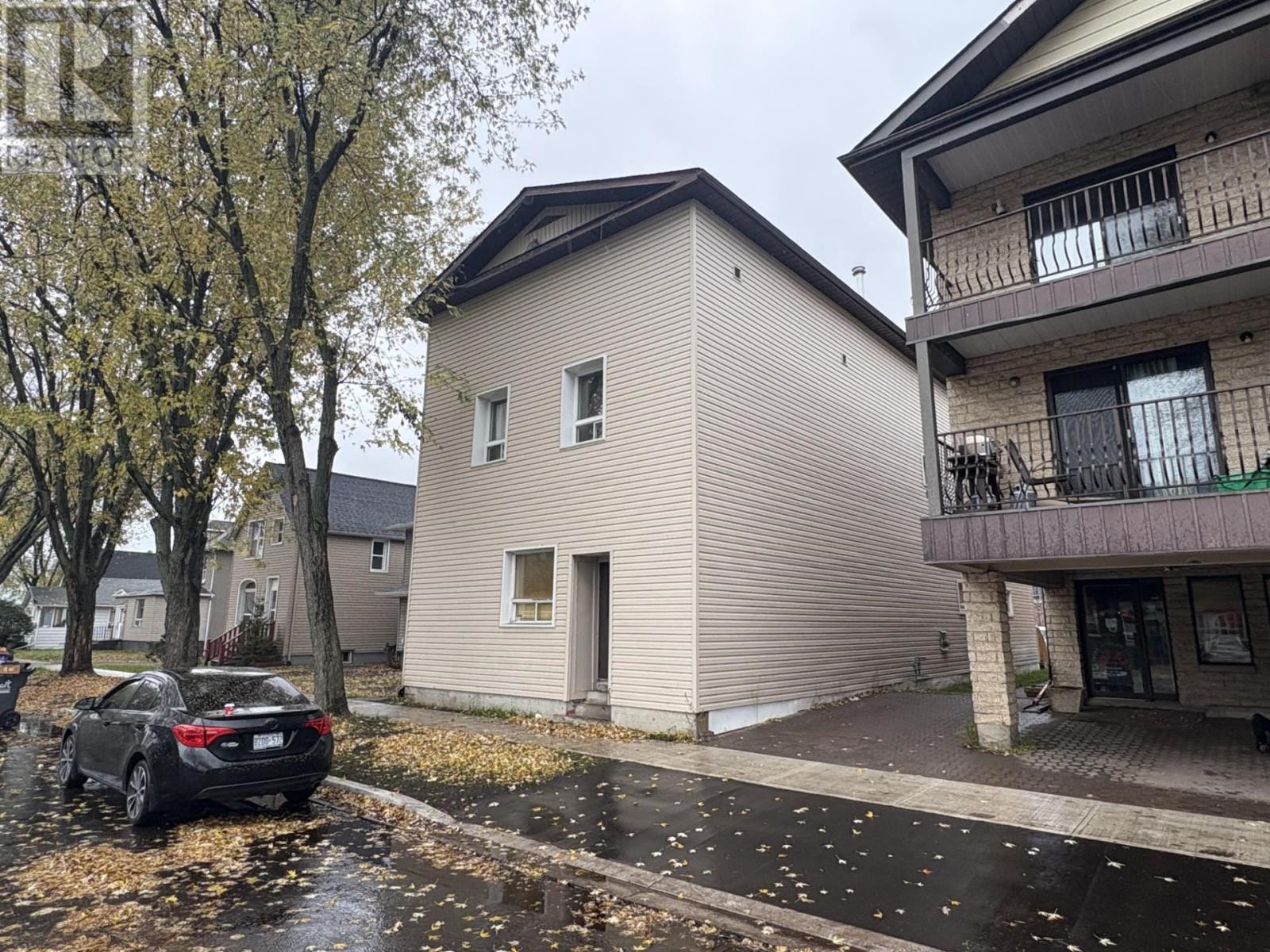 216 Leith, Thunder Bay, ON P7C 1M8