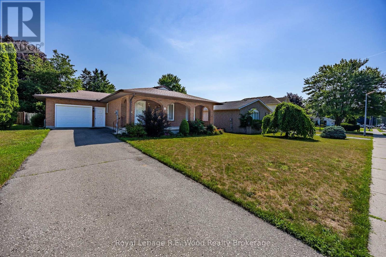 69 Allen St, Tillsonburg, ON N4G 4V8