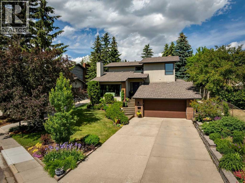 1052 Edgemont Rd NW, Calgary, AB T3A 2J3