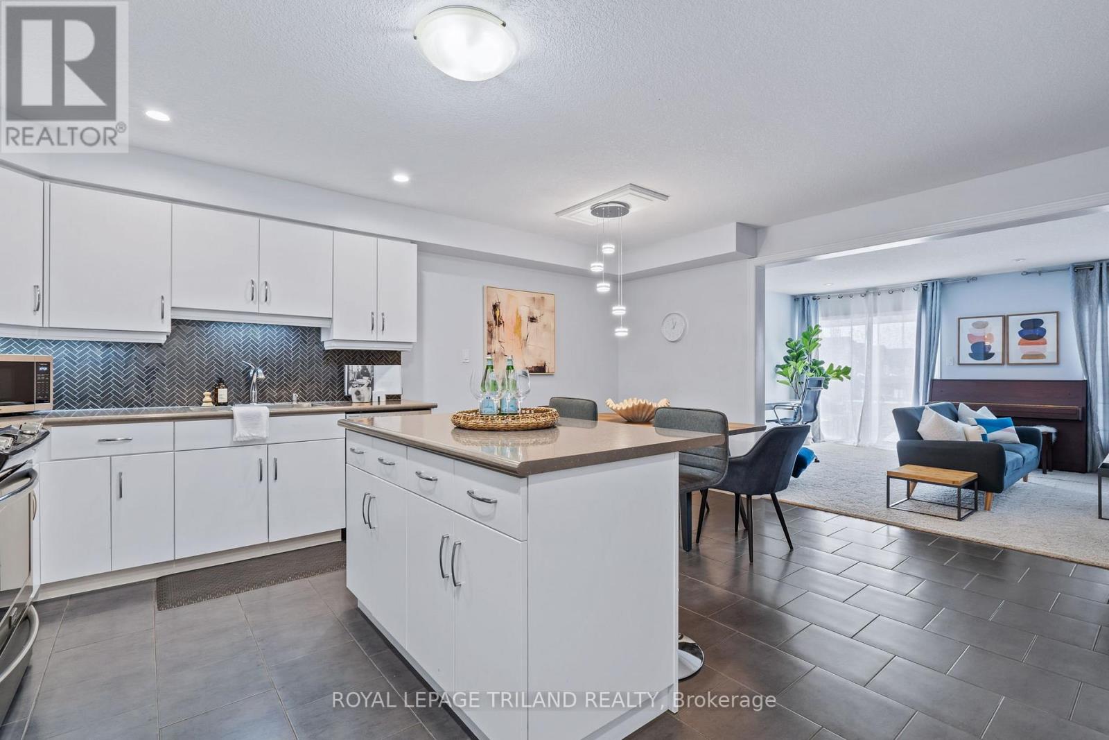 50 1220 Riverbend Rd, London, ON N6K 0B4