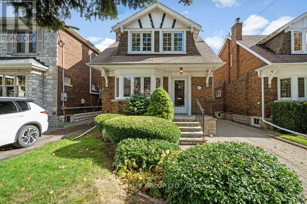 17 Donegall Dr, Toronto, ON M4G 3G6
