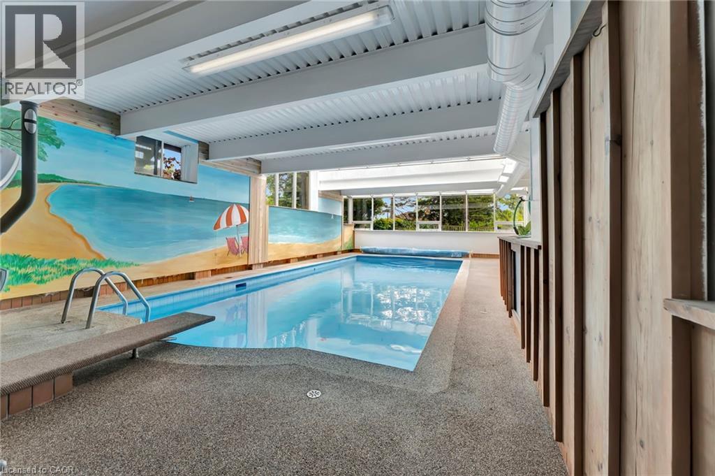 5 Orchard Cres, Guelph, ON N1E 1W9