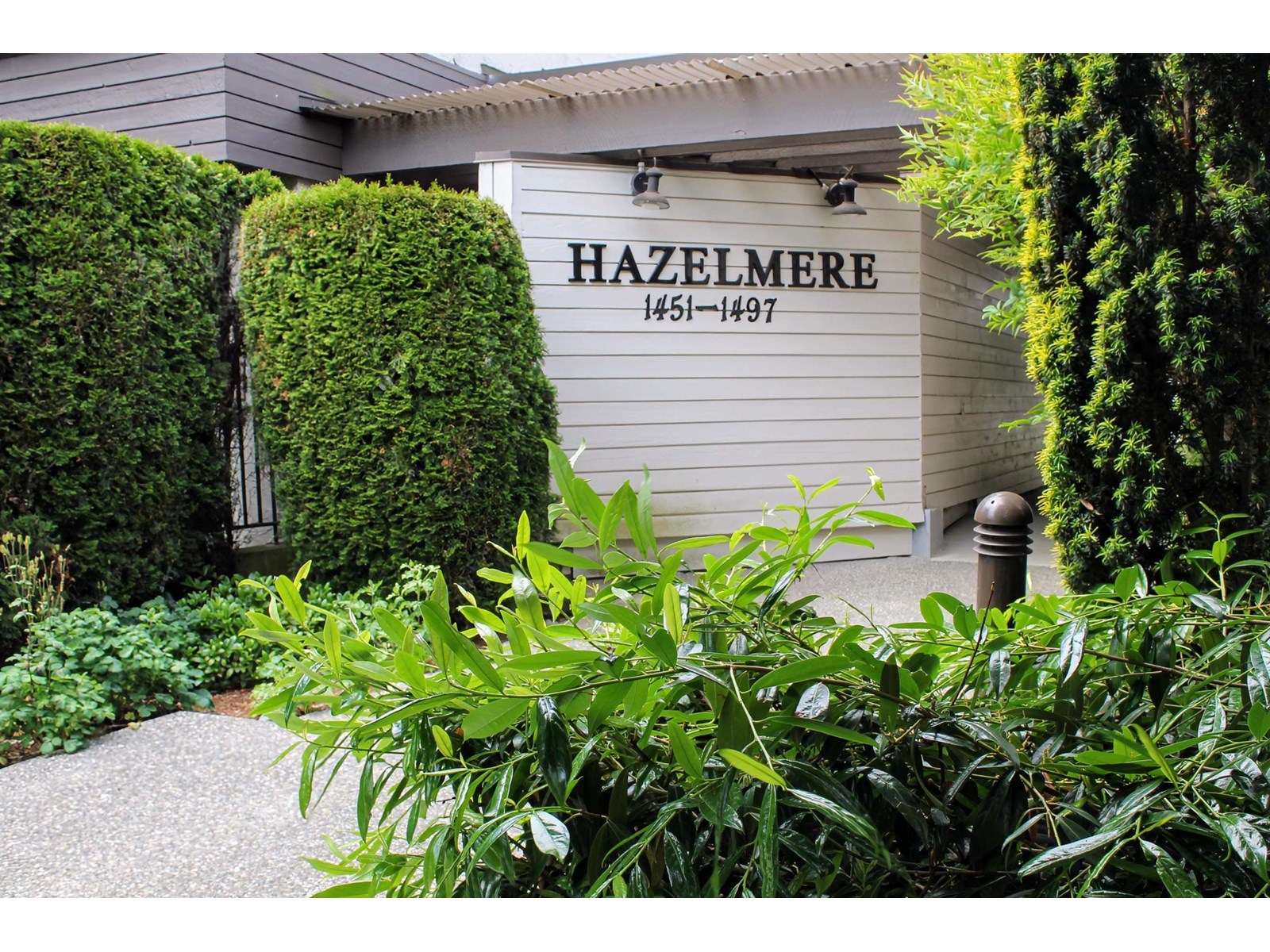 1469 Merklin St, White Rock, BC V4B 4C4