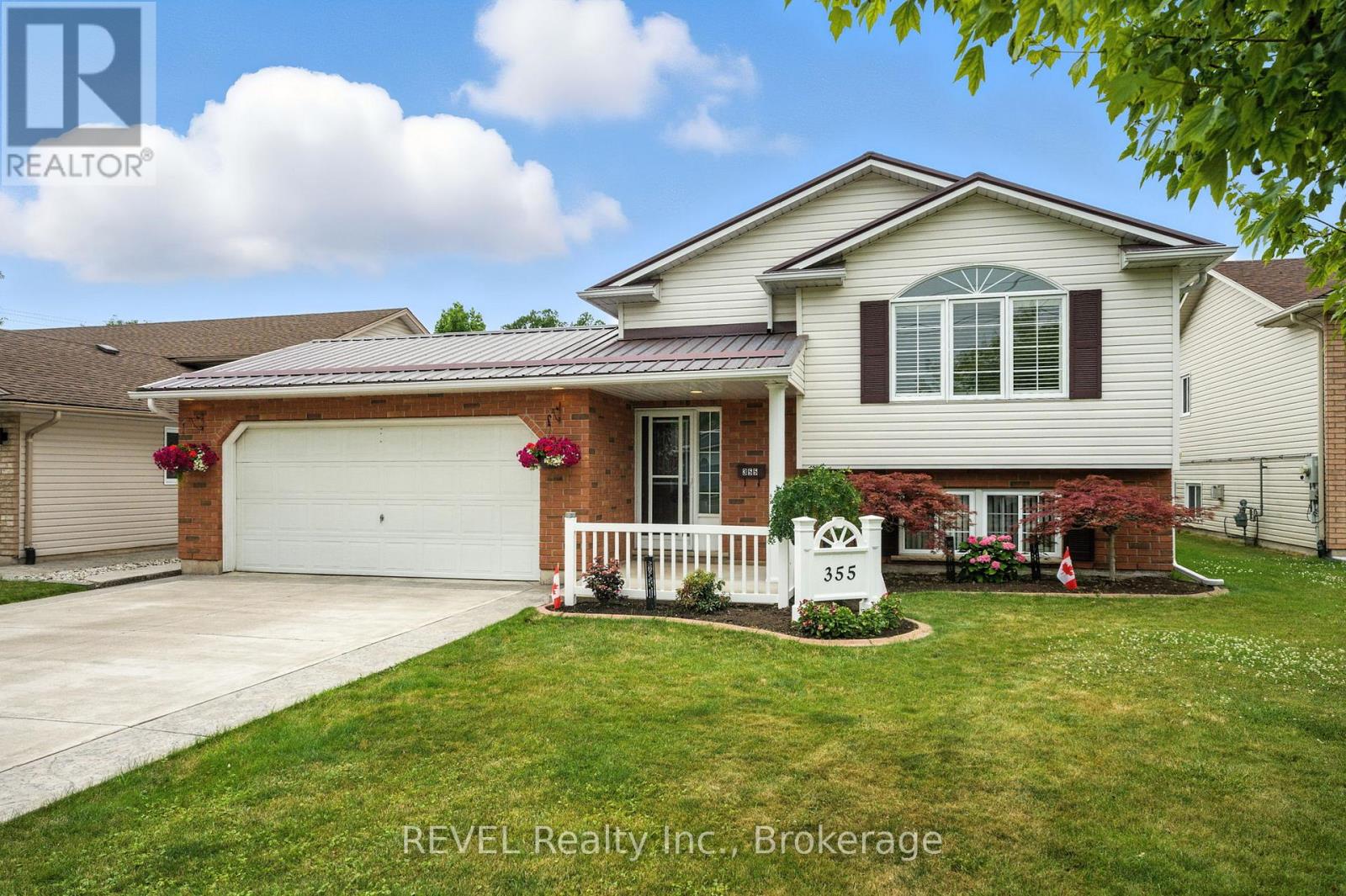 355 Scott Ave, Fort Erie, ON L2A 5E5