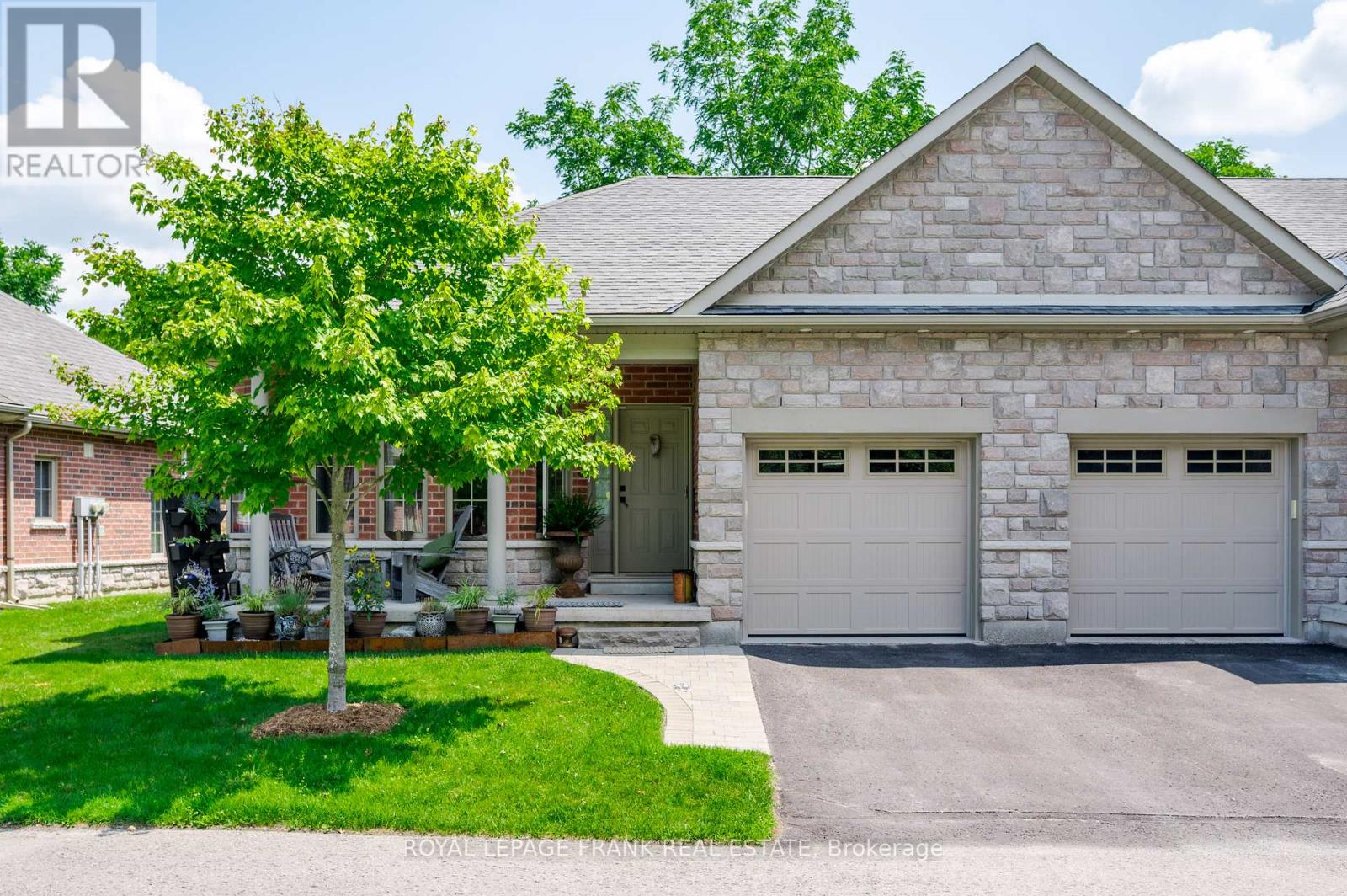 17 Wingett Way, Selwyn, ON K0L 2H0