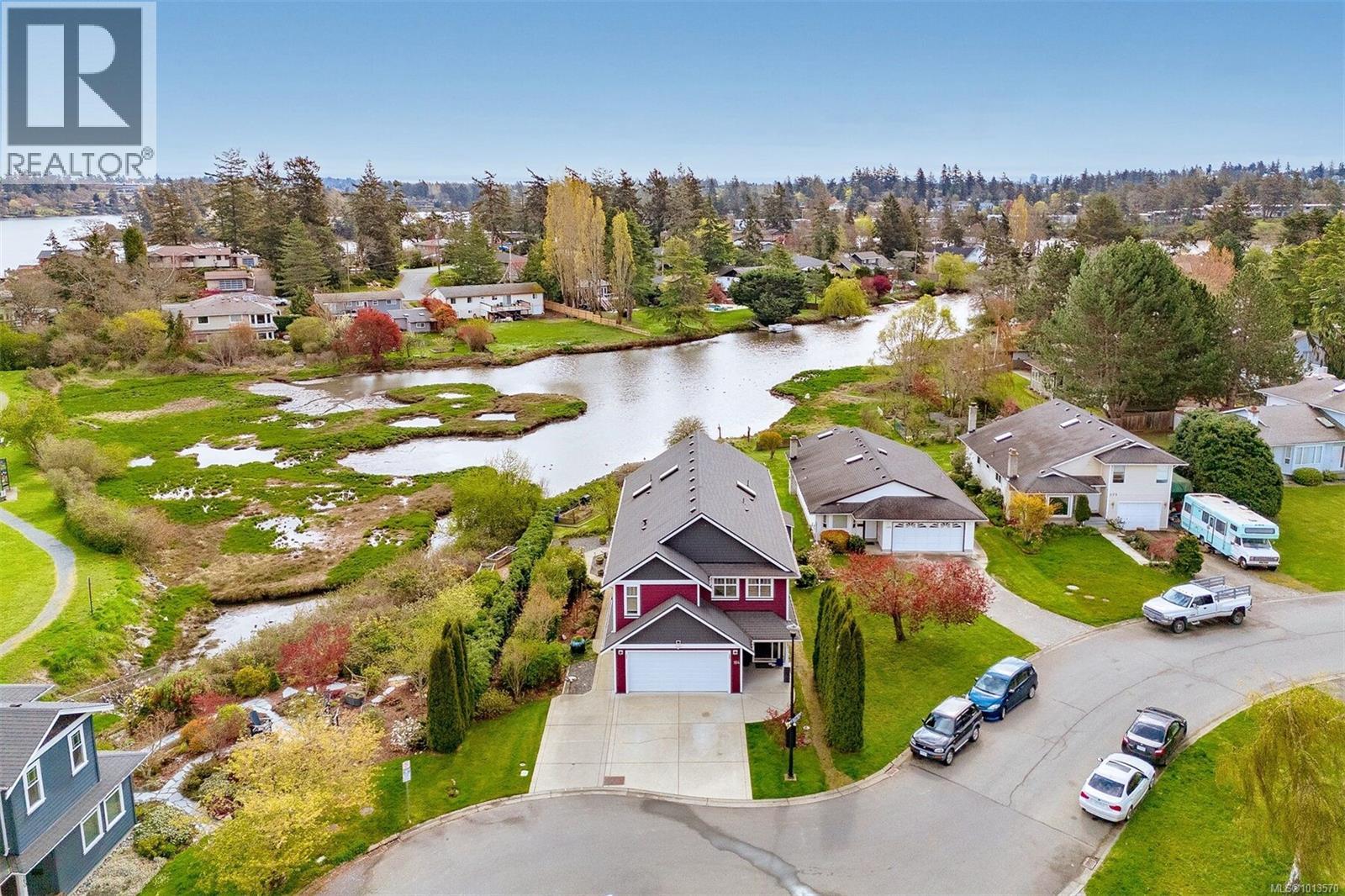 164 White Pine Rd, Victoria, BC V9B 5E1