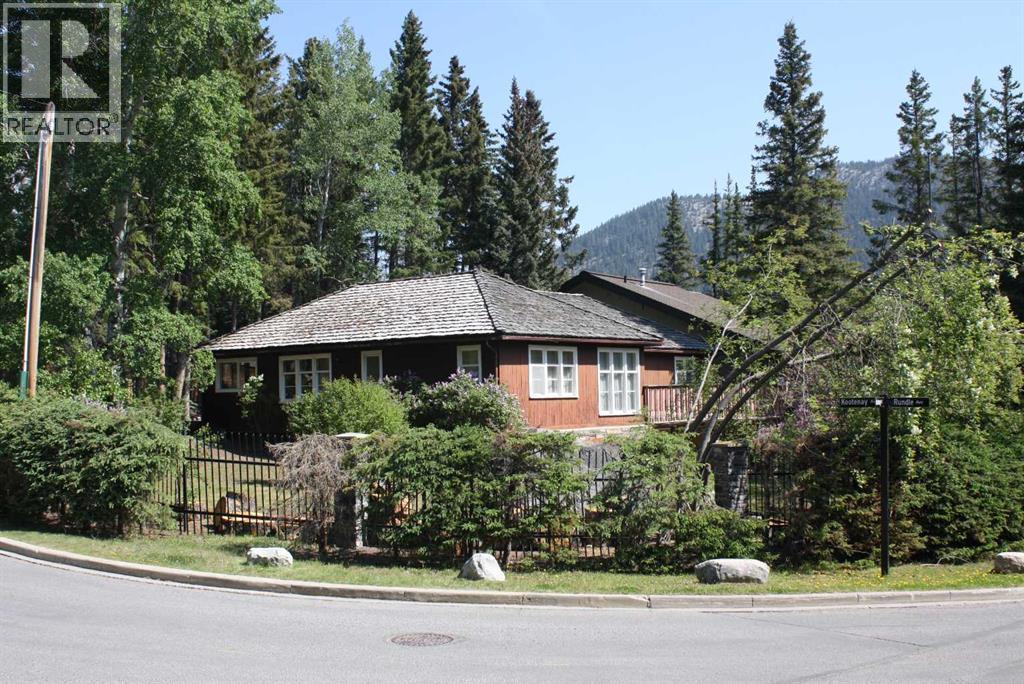 140 Kootenay Ave, Banff, AB T1L 1E3