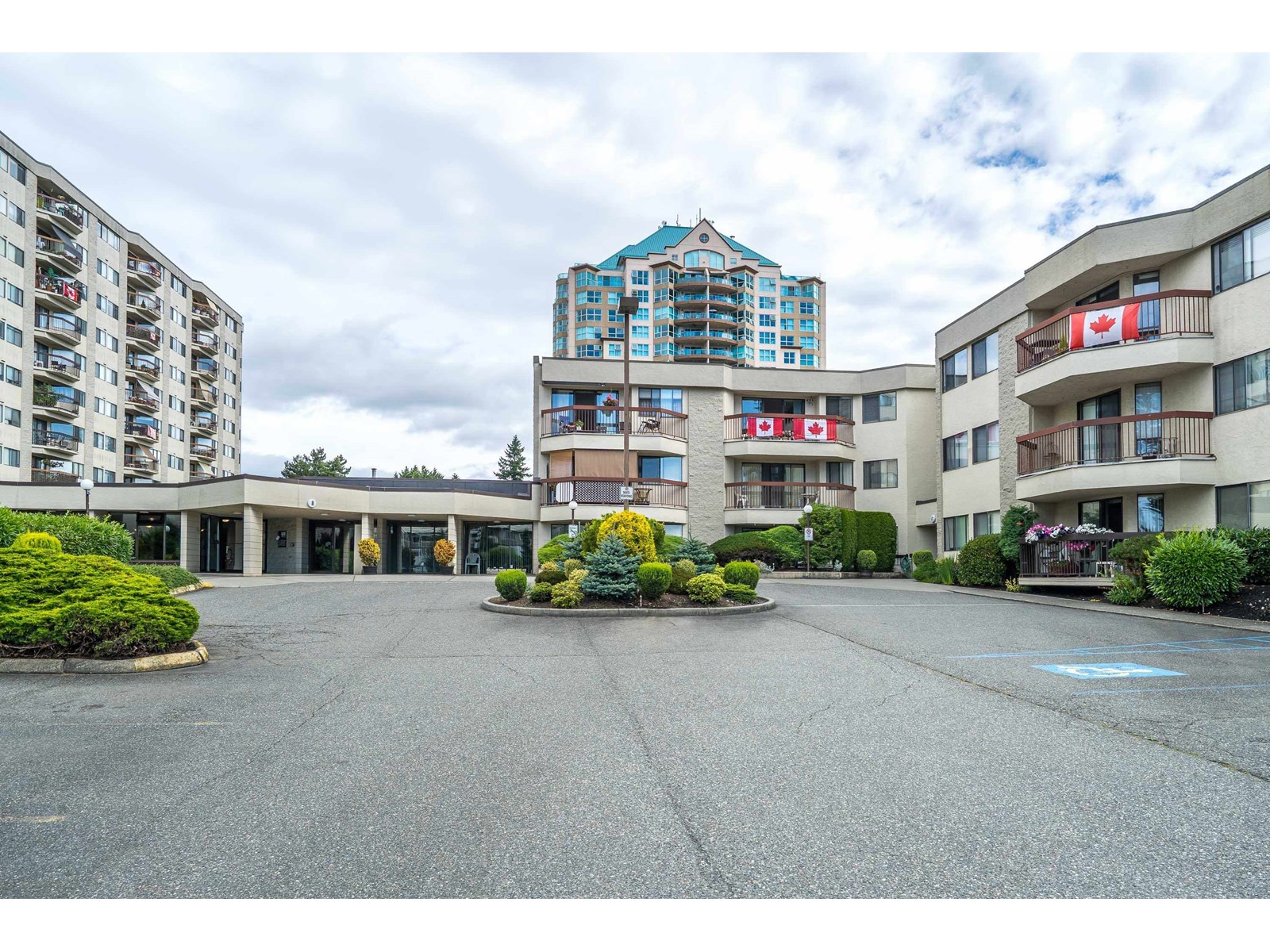 31955 Old Yale Road Unit 704, Abbotsford, BC V2T 4N1