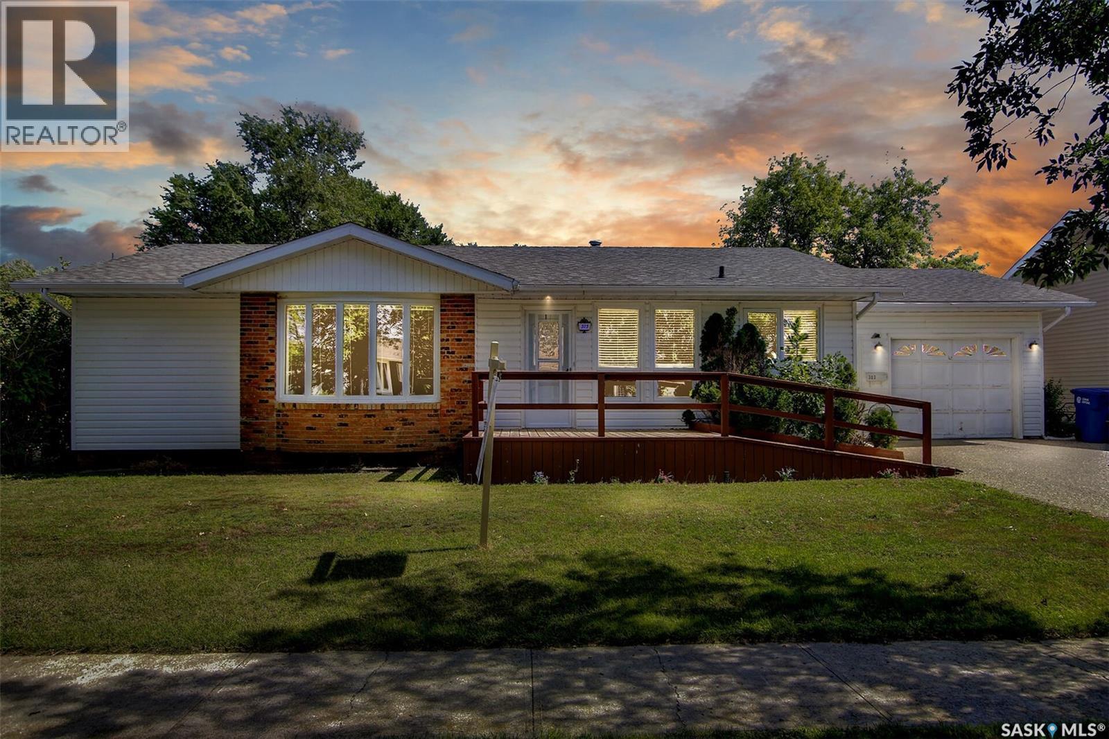 303 2nd Avenue West, Montmartre, SK S0G 3M0