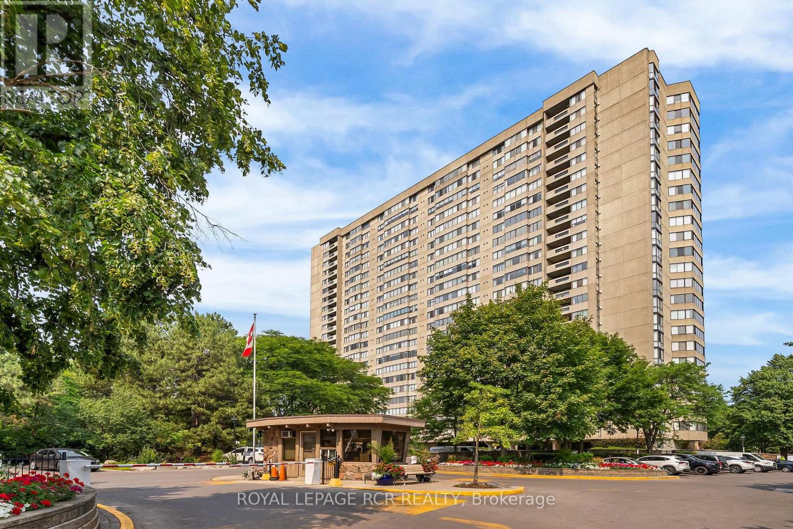 1402 2350 Bridletowne Cir, Toronto, ON M1W 3E6